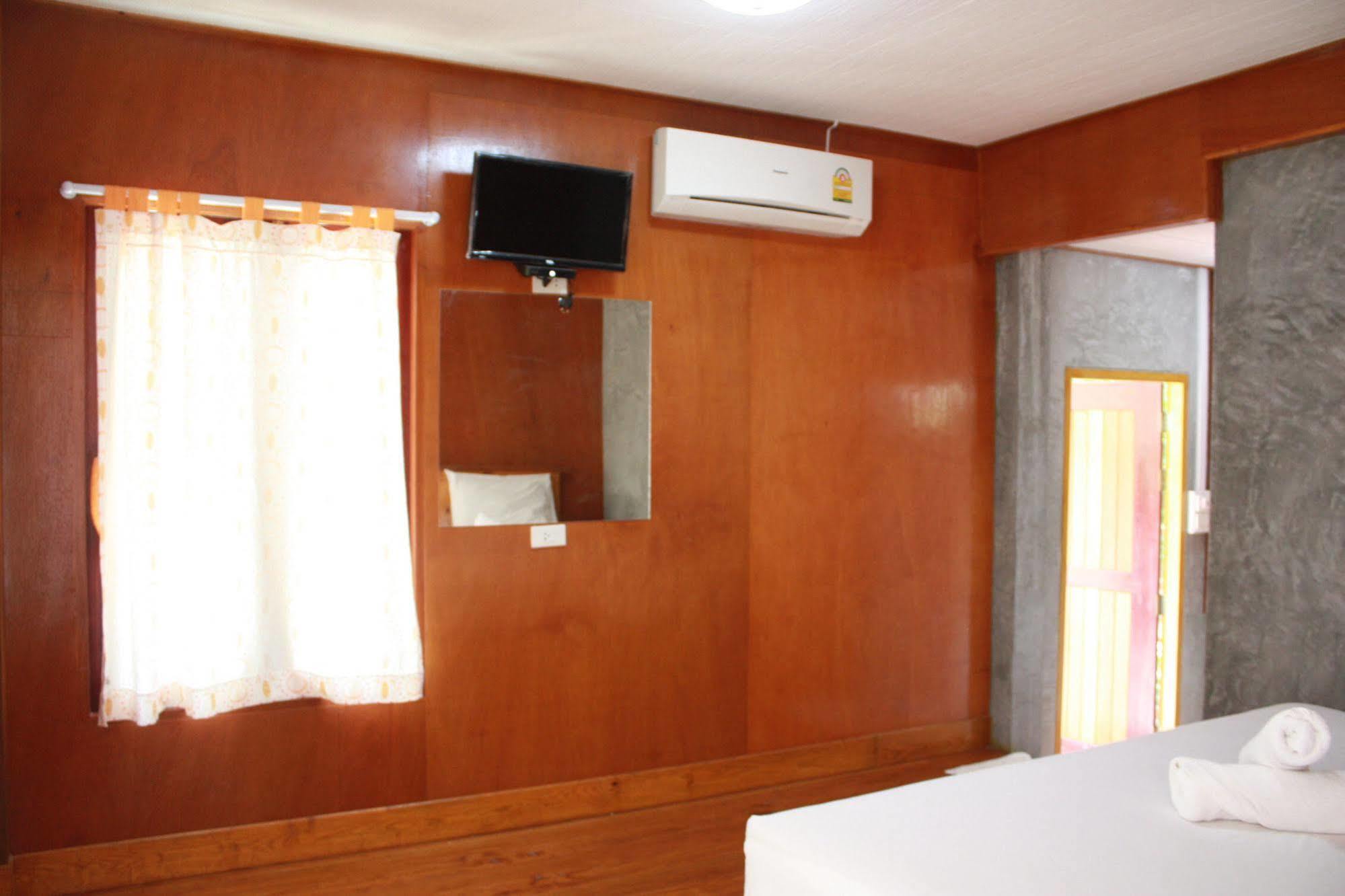 Phuphat Beach Resort Khanom Exteriör bild