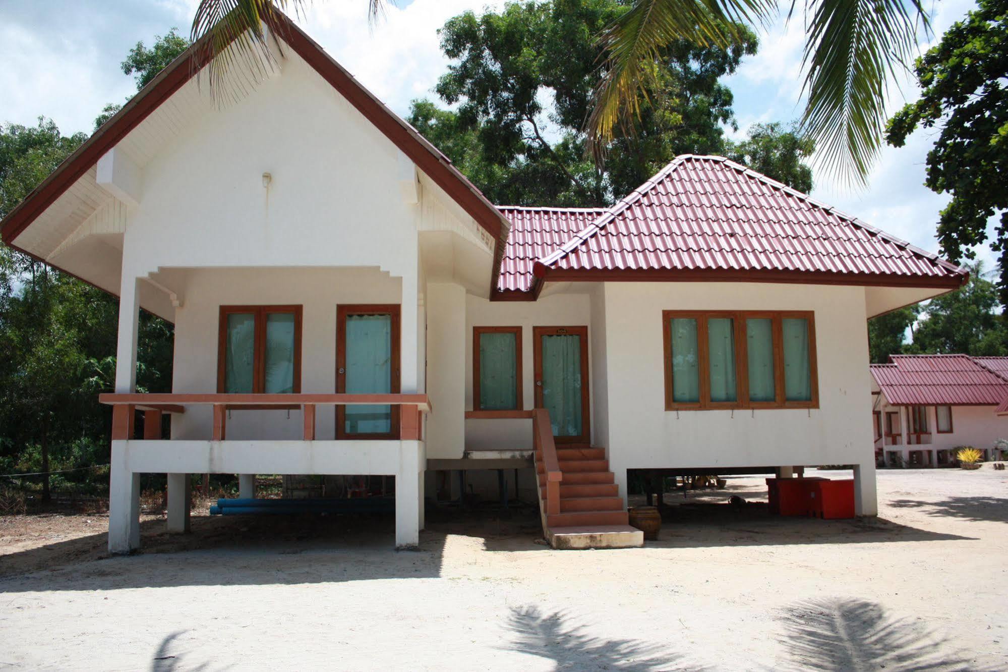 Phuphat Beach Resort Khanom Exteriör bild