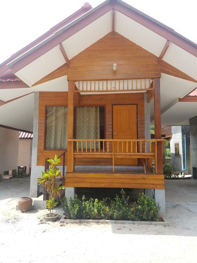 Phuphat Beach Resort Khanom Exteriör bild